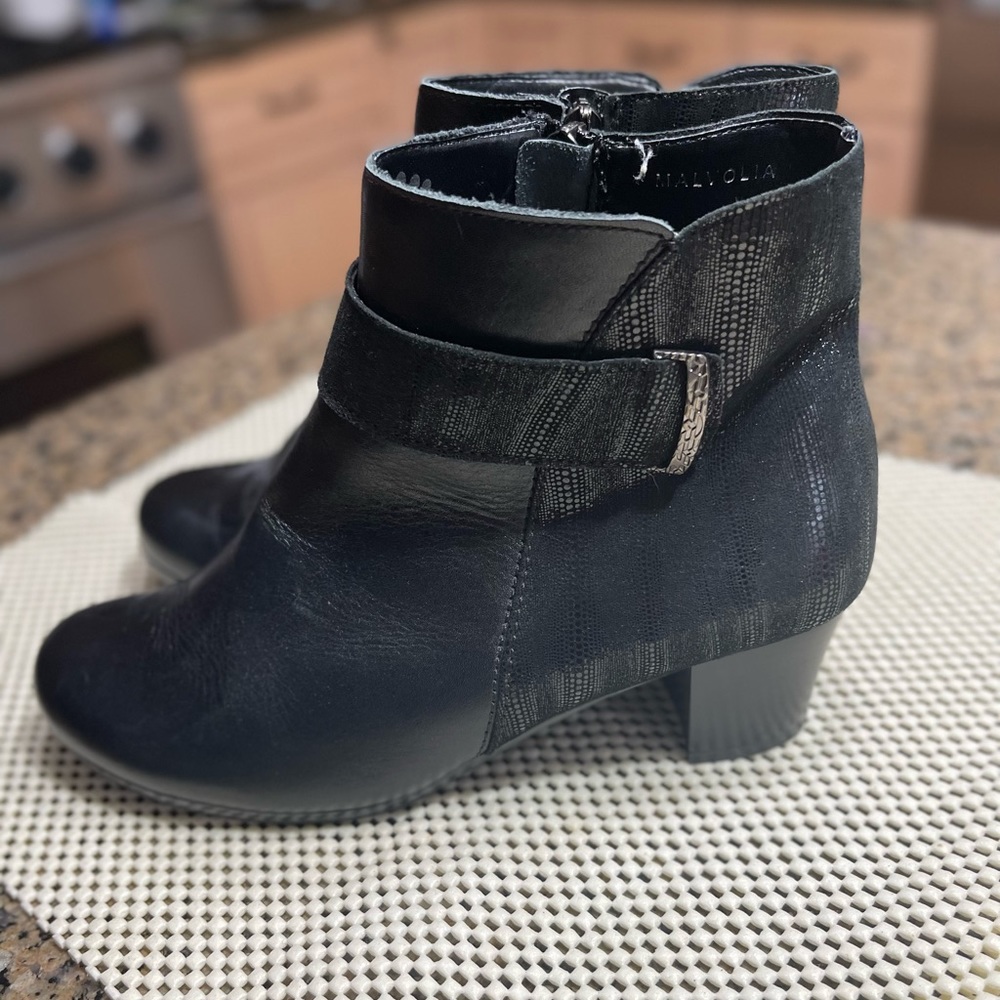 Spring Step black leather booties with zip.  ‘Malvolia’  39 / 8.5